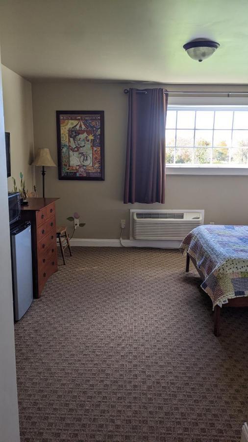 The Meadowlark Inn East Springfield ภายนอก รูปภาพ